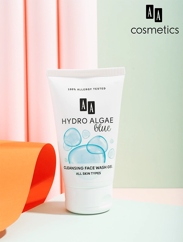 sua-rua-mat-aa-hydro-algae-cua-aa-cosmetics-ba-lan